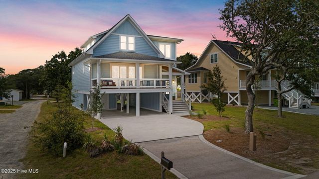101 NE 64th Street, Oak Island, NC 28465