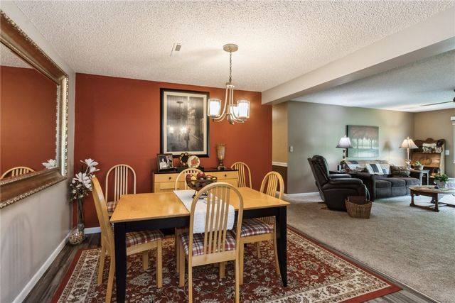 2135 1st Avenue SE 217, Cedar Rapids, IA 52402