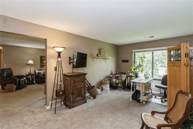 2135 1st Avenue SE 217, Cedar Rapids, IA 52402