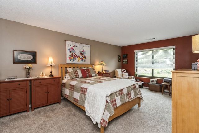 2135 1st Avenue SE 217, Cedar Rapids, IA 52402