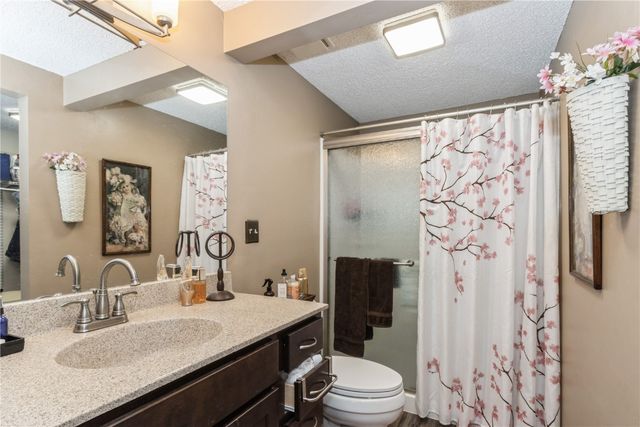 2135 1st Avenue SE 217, Cedar Rapids, IA 52402