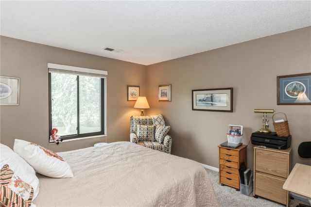 2135 1st Avenue SE 217, Cedar Rapids, IA 52402