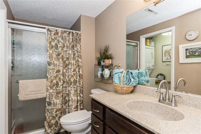 2135 1st Avenue SE 217, Cedar Rapids, IA 52402