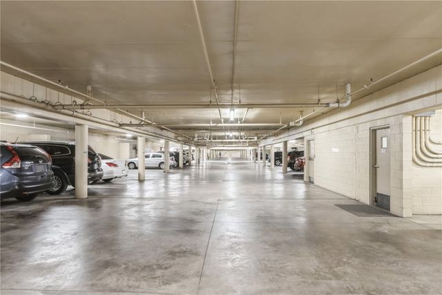 2135 1st Avenue SE 217, Cedar Rapids, IA 52402