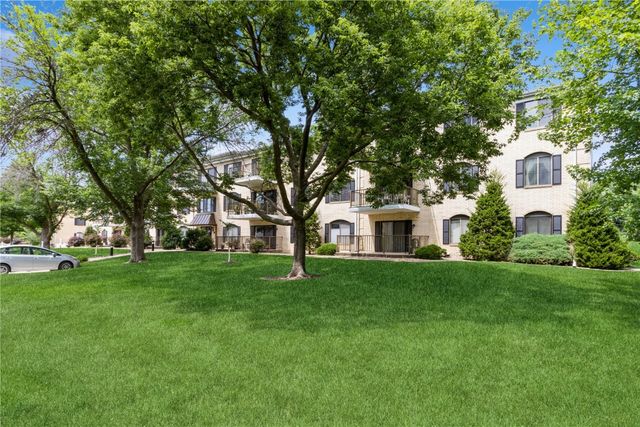 2135 1st Avenue SE 217, Cedar Rapids, IA 52402