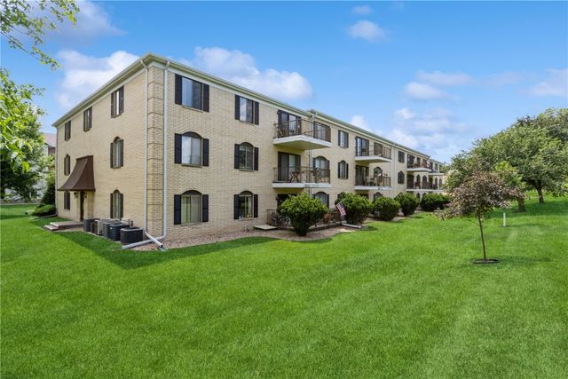 2135 1st Avenue SE 217, Cedar Rapids, IA 52402