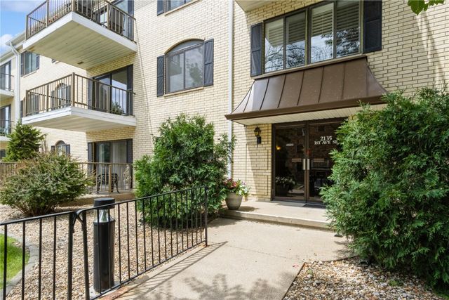 2135 1st Avenue SE 217, Cedar Rapids, IA 52402