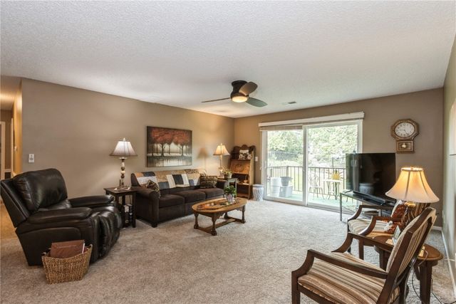 2135 1st Avenue SE 217, Cedar Rapids, IA 52402