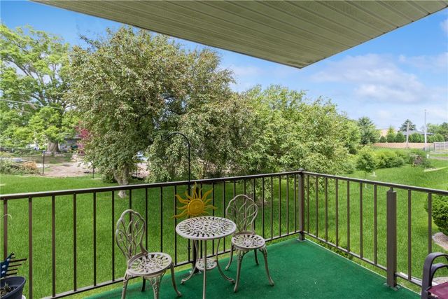 2135 1st Avenue SE 217, Cedar Rapids, IA 52402