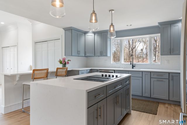 14 Windermere Lane, Stamford, CT 06902