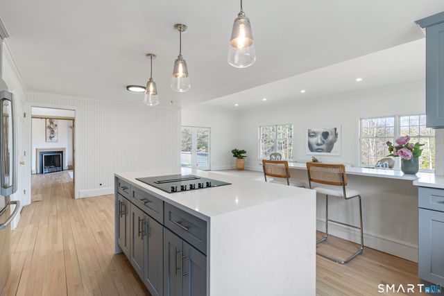 14 Windermere Lane, Stamford, CT 06902