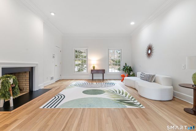 14 Windermere Lane, Stamford, CT 06902