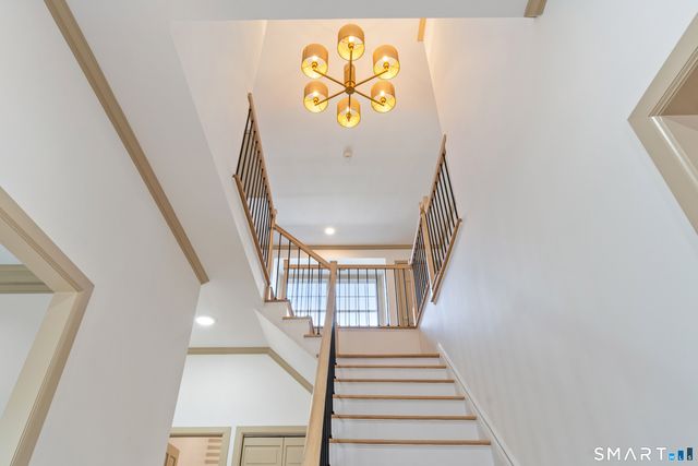 14 Windermere Lane, Stamford, CT 06902