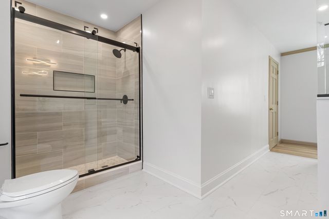 14 Windermere Lane, Stamford, CT 06902