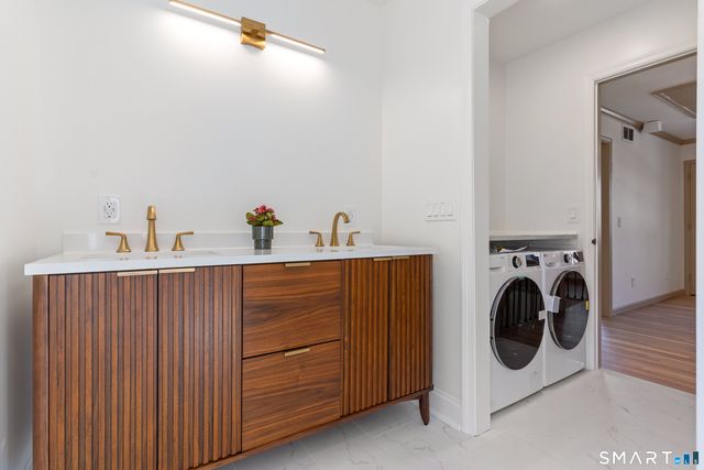 14 Windermere Lane, Stamford, CT 06902