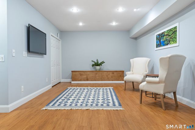 14 Windermere Lane, Stamford, CT 06902