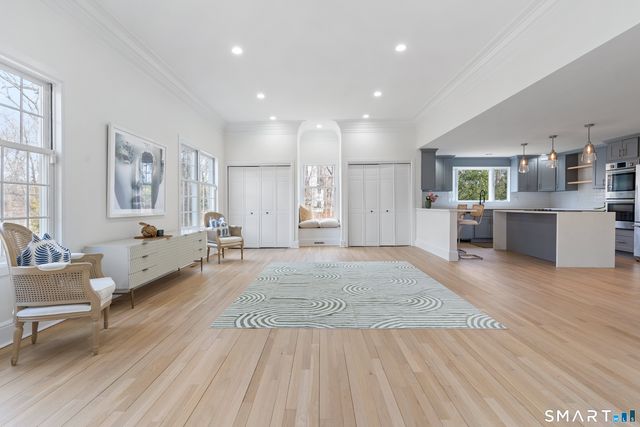 14 Windermere Lane, Stamford, CT 06902