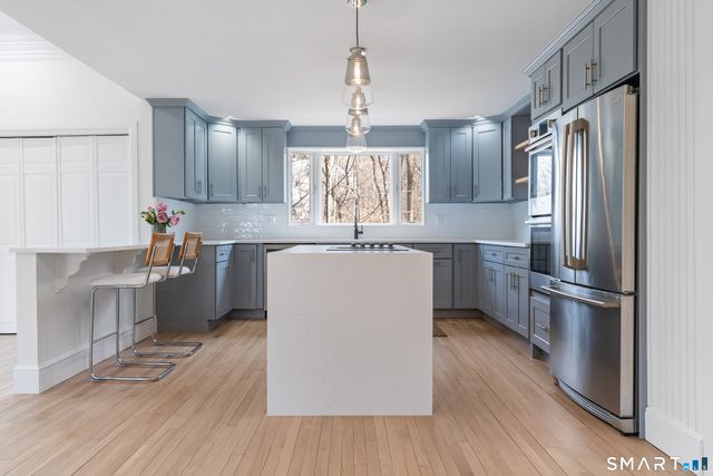 14 Windermere Lane, Stamford, CT 06902