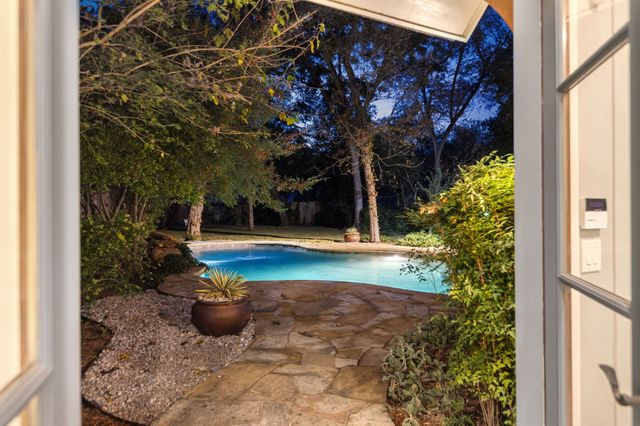 8129 San Fernando Way, Dallas, TX 75218