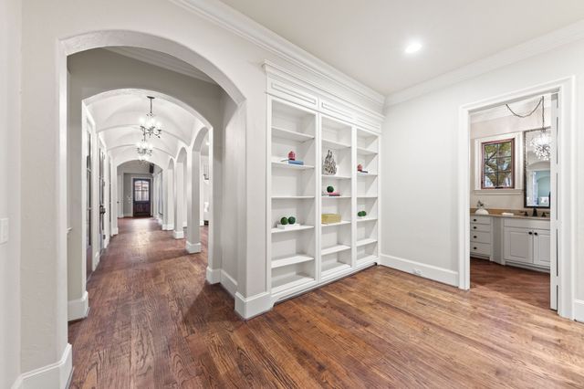 8129 San Fernando Way, Dallas, TX 75218