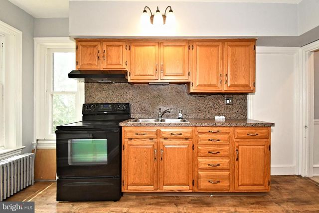 657 N CHARLOTTE ST, Pottstown, PA 19464