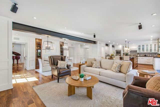 3726 Laurel Canyon Boulevard, Studio City, CA 91604