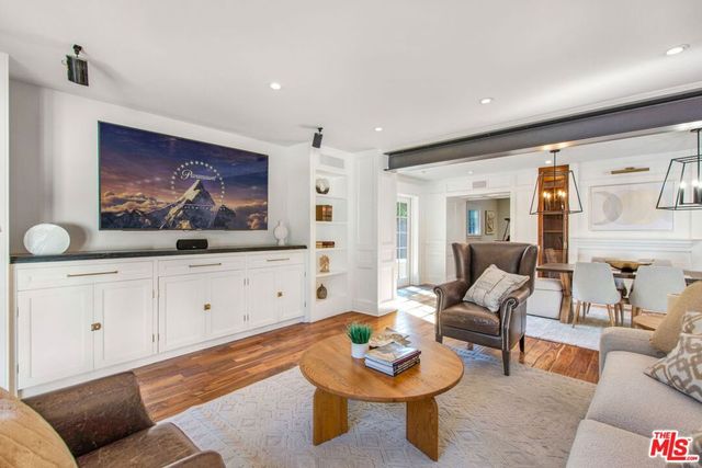 3726 Laurel Canyon Boulevard, Studio City, CA 91604