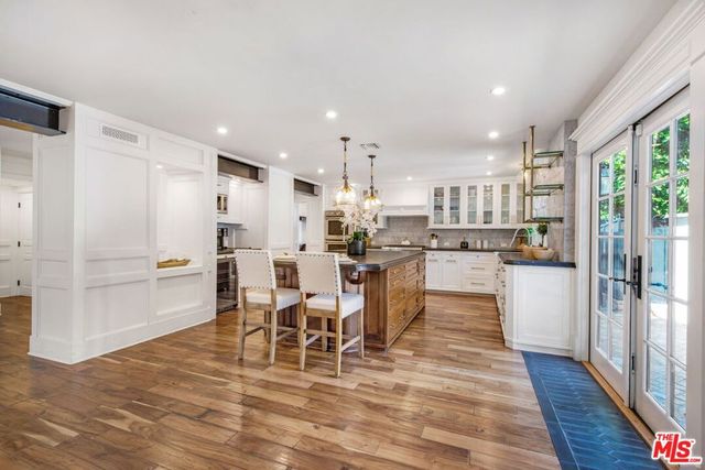 3726 Laurel Canyon Boulevard, Studio City, CA 91604
