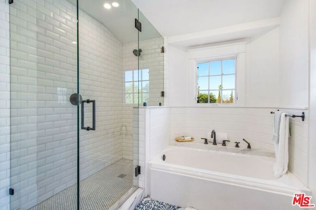 3726 Laurel Canyon Boulevard, Studio City, CA 91604
