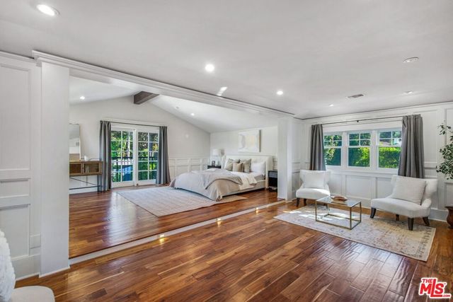 3726 Laurel Canyon Boulevard, Studio City, CA 91604