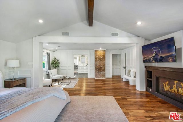 3726 Laurel Canyon Boulevard, Studio City, CA 91604