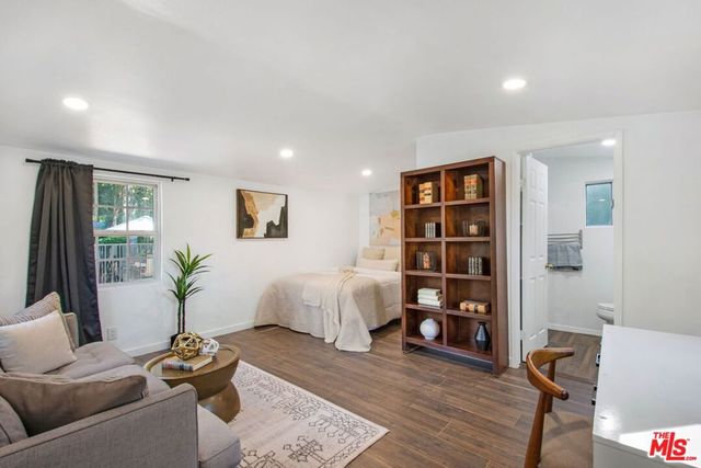 3726 Laurel Canyon Boulevard, Studio City, CA 91604