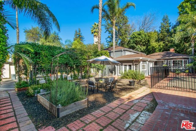 3726 Laurel Canyon Boulevard, Studio City, CA 91604