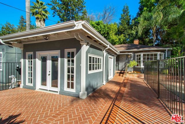 3726 Laurel Canyon Boulevard, Studio City, CA 91604