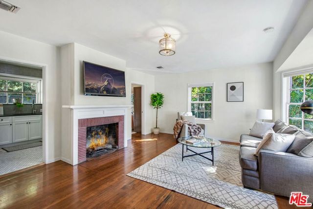 3726 Laurel Canyon Boulevard, Studio City, CA 91604