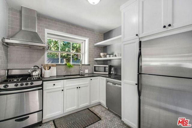 3726 Laurel Canyon Boulevard, Studio City, CA 91604