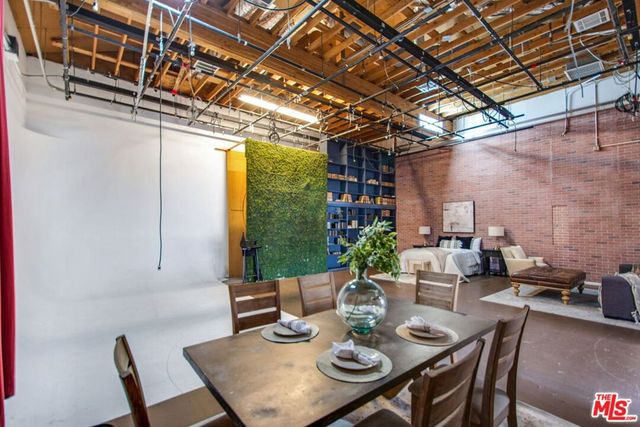 3726 Laurel Canyon Boulevard, Studio City, CA 91604