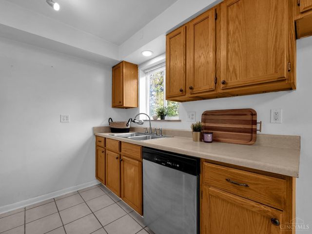 1054 Grayview Court, Cincinnati, OH 45224