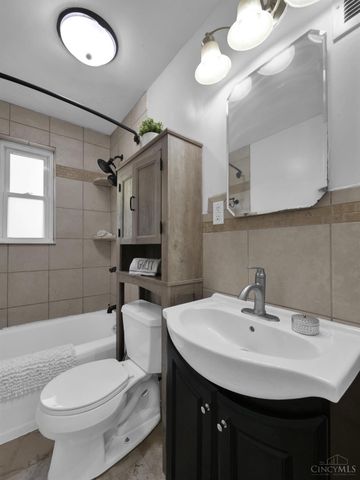 1054 Grayview Court, Cincinnati, OH 45224