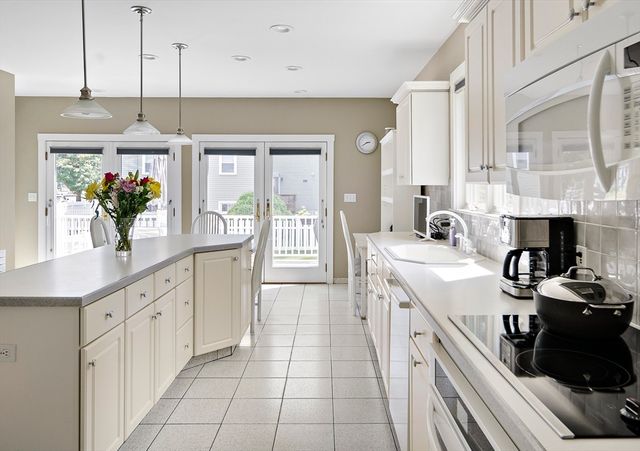 667 Salem St, Lynnfield, MA 01940