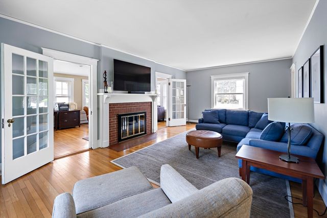 667 Salem St, Lynnfield, MA 01940