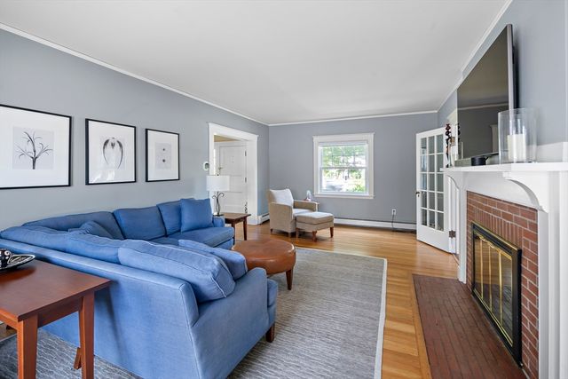 667 Salem St, Lynnfield, MA 01940