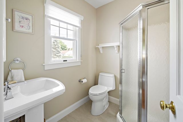 667 Salem St, Lynnfield, MA 01940