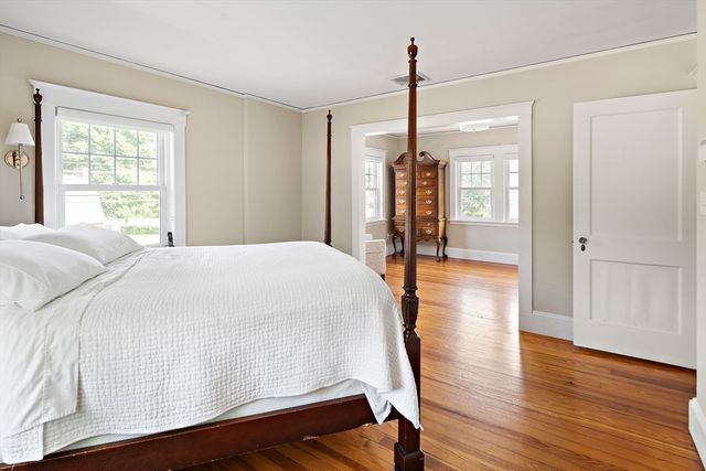 667 Salem St, Lynnfield, MA 01940