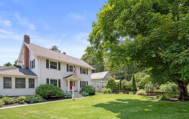 667 Salem St, Lynnfield, MA 01940