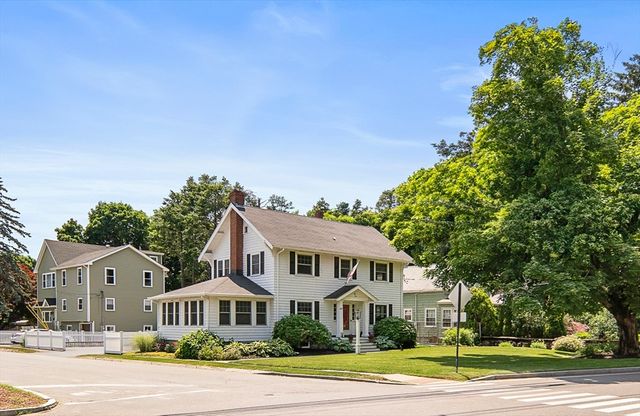 667 Salem St, Lynnfield, MA 01940