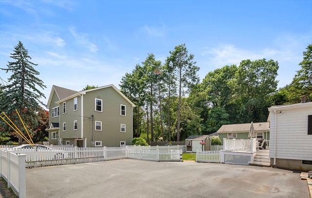 667 Salem St, Lynnfield, MA 01940