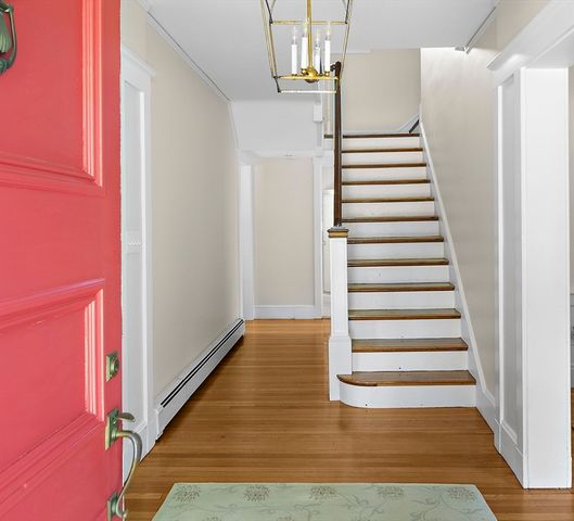 667 Salem St, Lynnfield, MA 01940