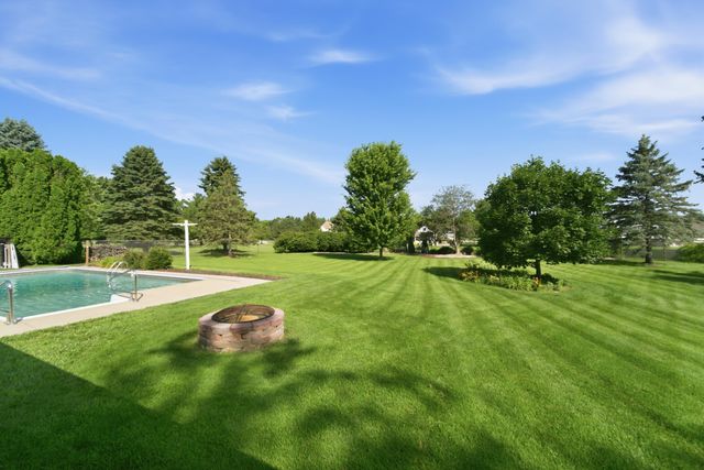 5794 E 107th Place, Crown Point, IN 46307