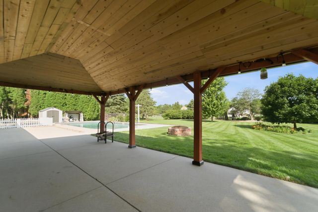 5794 E 107th Place, Crown Point, IN 46307